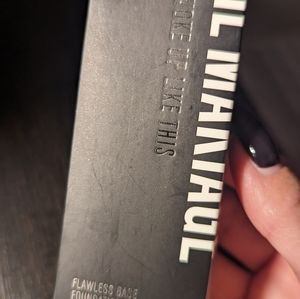 IL MAKIAGE FLAWLESS BASE FOUNDATION